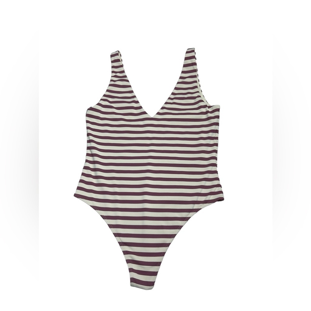 NWT Aritzia Babaton  Pull On Sleeveless VNeck Contour Bodysuit  Womens Size L